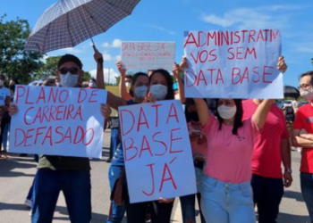 Servidores da educação reivindicam pagamento da Data-Base, em Goiânia