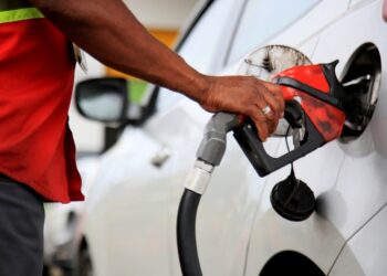 Petrobras anuncia reajuste de 18% na gasolina e 24% no diesel