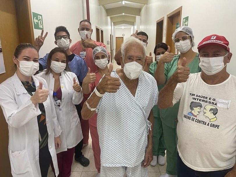 'Terror do INSS': Idoso de 121 anos recebe alta após se recuperar de dengue, em Goiás