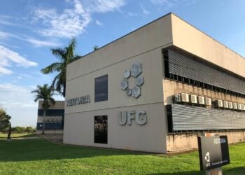 UFG anuncia ampliação de atividades presenciais e exige comprovante de vacina