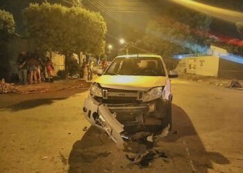 Casal fica gravemente ferido após ser atingido por carro em Goiânia