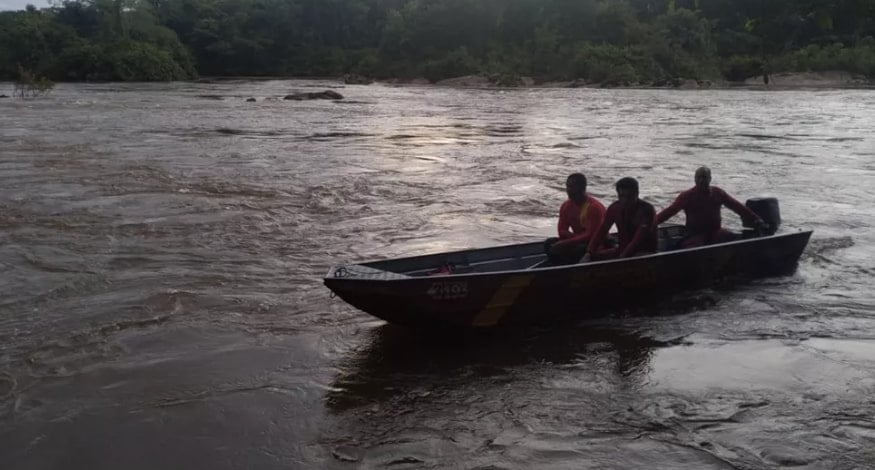 Continuam as buscas por homem que desapareceu após canoa virar no Rio das Almas