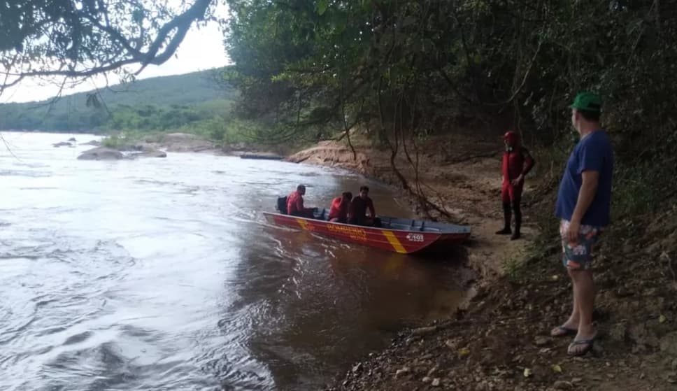 Continuam as buscas por homem que desapareceu após canoa virar no Rio das Almas