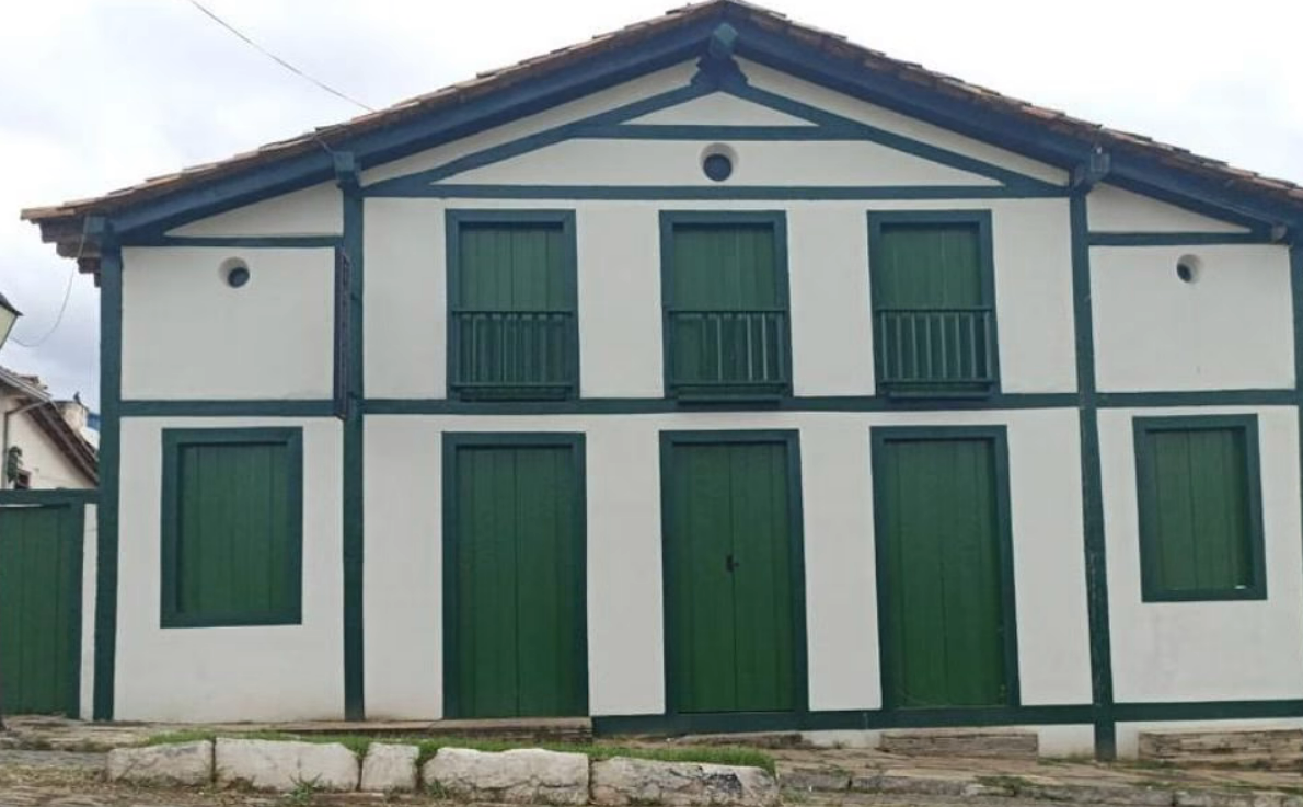 Governo de Goiás assume e autoriza reforma de teatro tombado em Pirenópolis