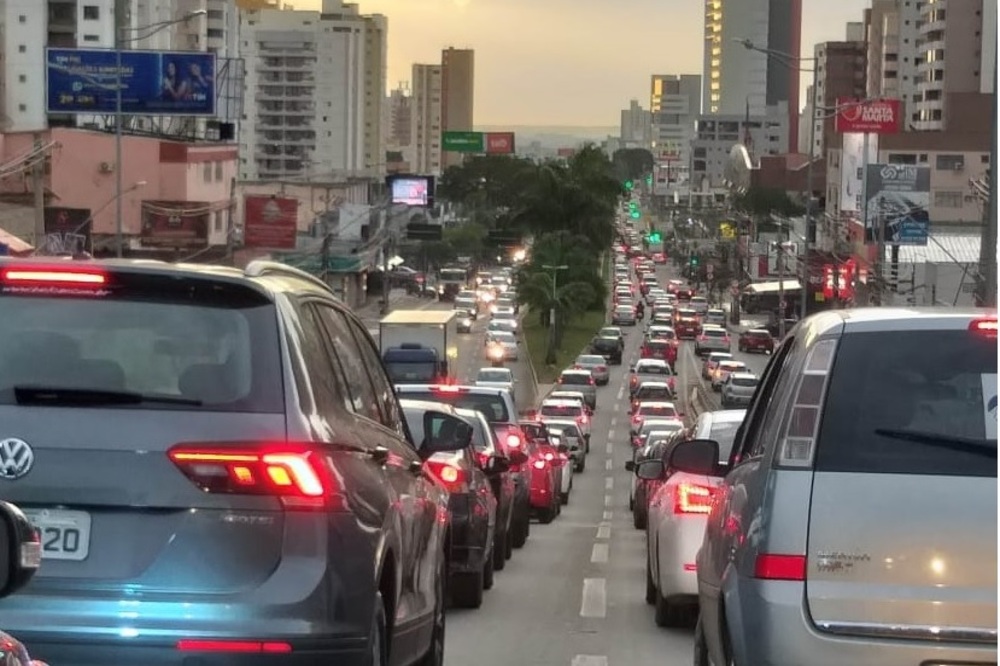 Excesso de velocidade é a infração mais cometida na em Goiânia, aponta SMM