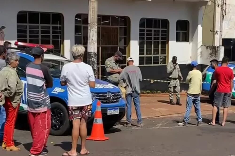 Homem invade restaurante, mata a ex-esposa e se mata em seguida, em Itumbiara
