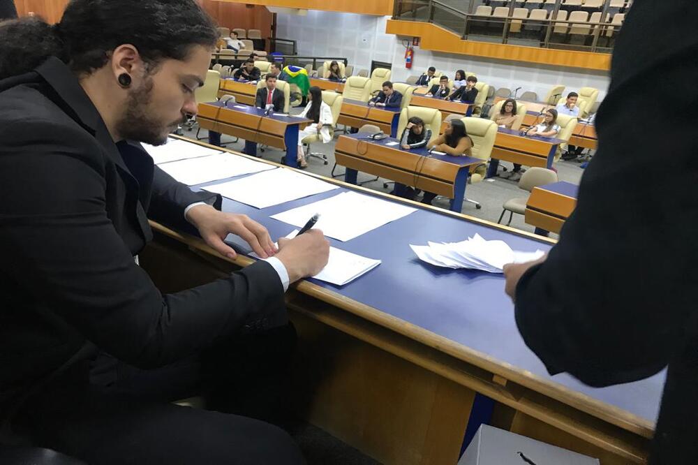 Câmara de Goiânia recebe jovens vereadores eleitos pelo Programa Politizar