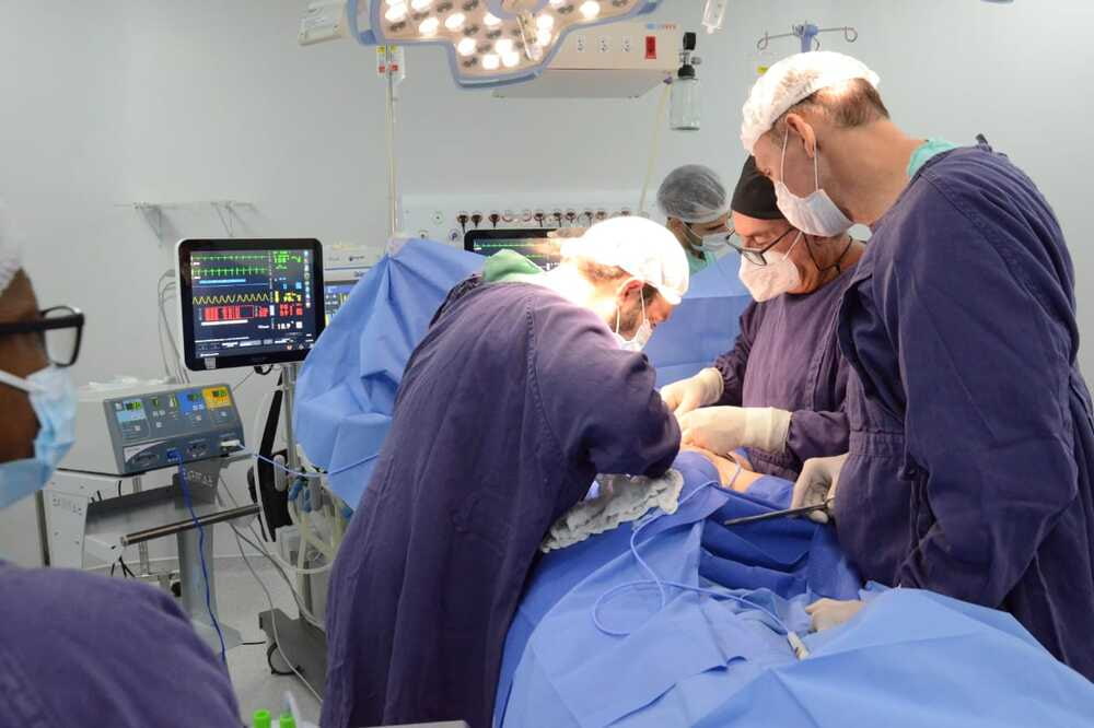 Gêmeas passam por última cirurgia preparatória antes da separação, em Goiânia