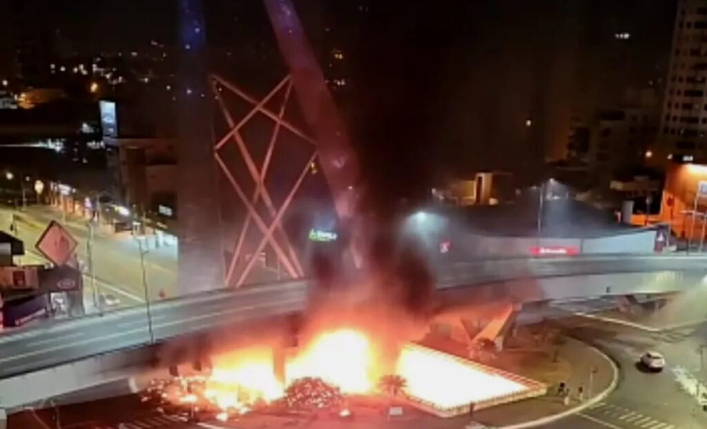 Avenida 85 tem trânsito liberado após incêndio no viaduto da T-63, em Goiânia