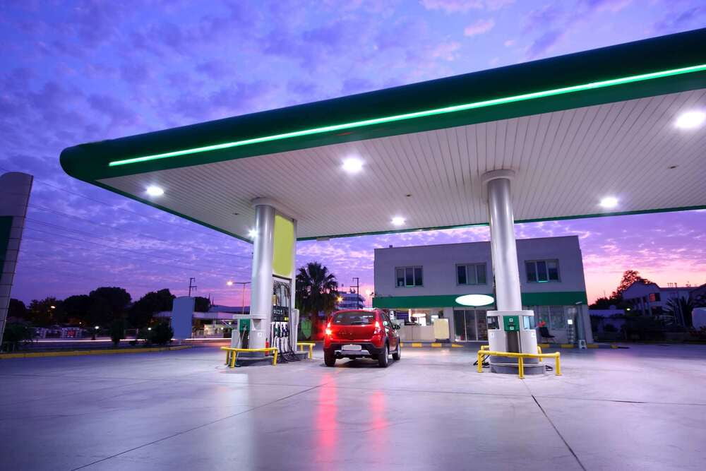 Gasolina tem preço reduzido nos postos pela quinta semana seguida, diz ANP