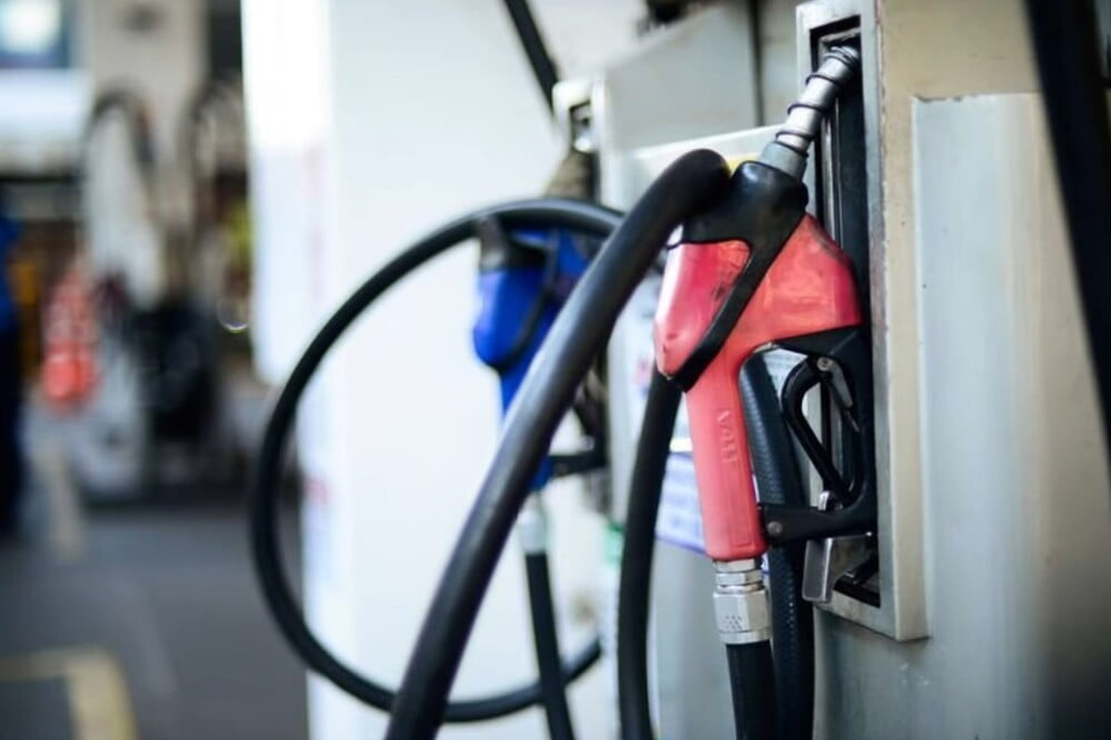 Gasolina tem preço reduzido nos postos pela quinta semana seguida, diz ANP