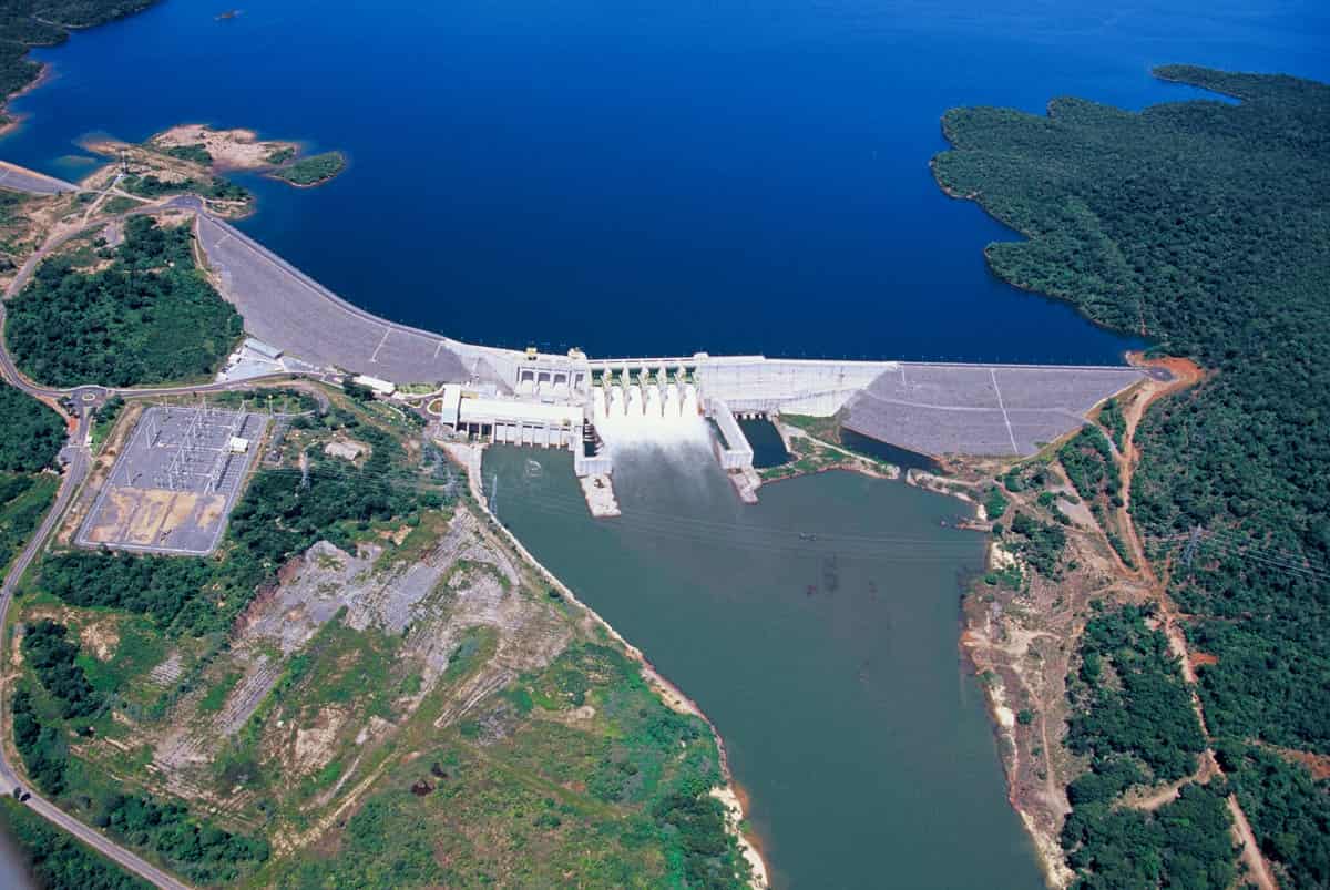 Motorista que caiu de ponte é encontrado a 22 metros de profundidade