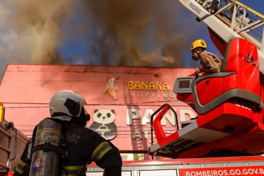 Responsáveis por cinema são indiciados por incêndio em shopping de Goiânia