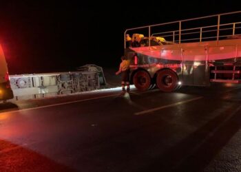 Acidente com ônibus deixa duas pessoas mortas e 50 feridas na BR-153, em Uruaçu