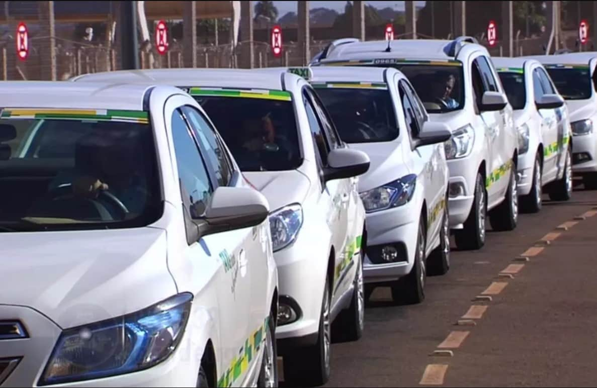 Auxílio taxistas: 2,3 mil profissionais devem receber auxílio, em Goiás