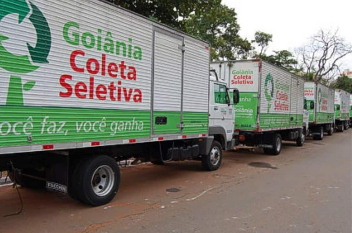 Caminhões de limpeza saem de circulação por inadimplência da Comurg, em Goiânia