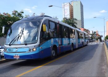 MPGO pede suspensão dos ônibus do Eixo Anhanguera com mais de 5 anos de operação