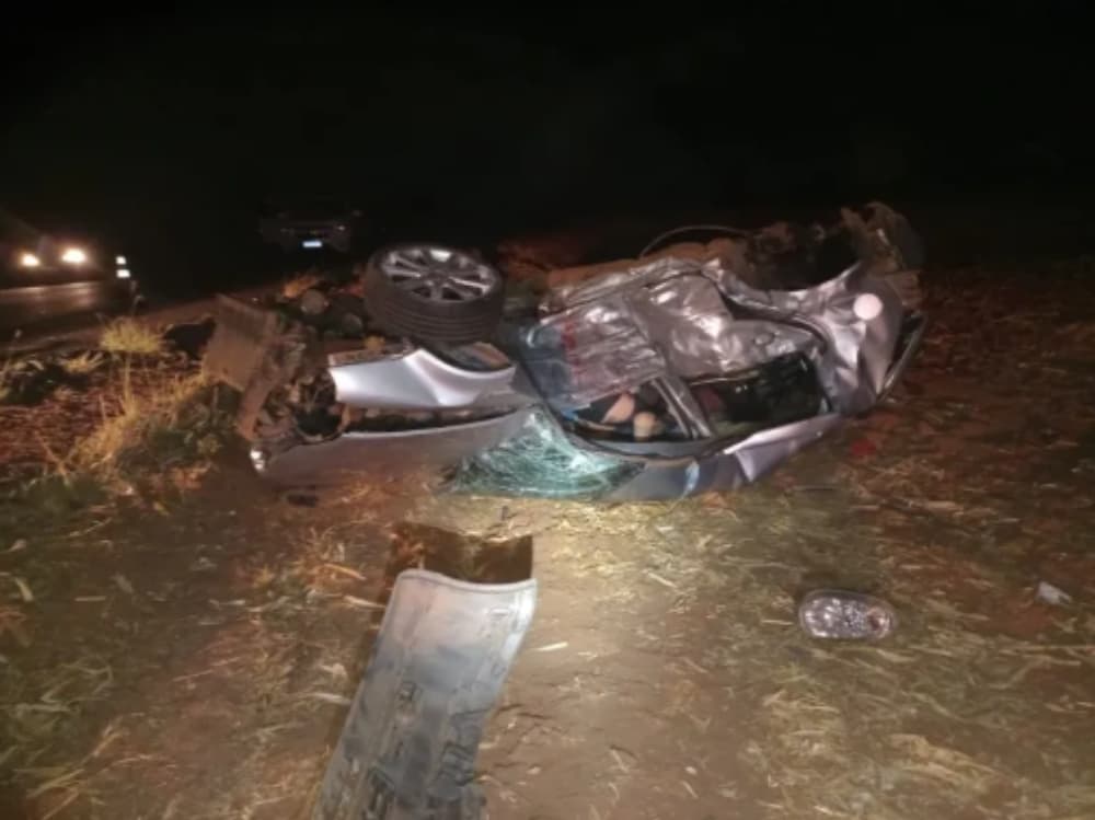 Grave acidente entre carros deixa seis pessoas mortas na GO-060, em Turvânia