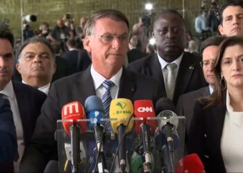 Bolsonaro diz que vai cumprir a Constituição: "fui rotulado como antidemocrático"