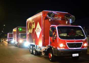 Caravana Coca-Cola leva a magia do Natal para diversas cidades de Goiás