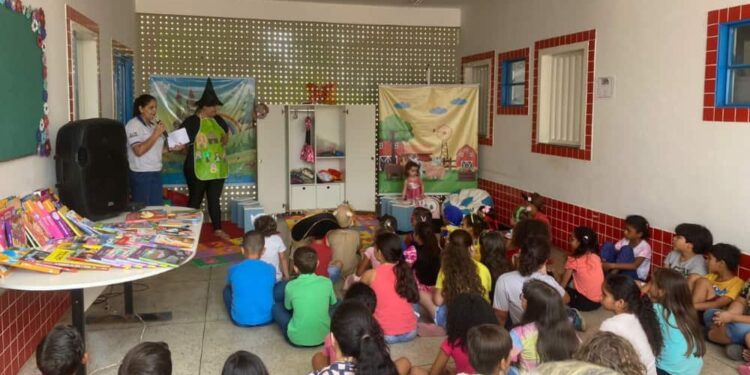 Projeto cultural para incentivar literatura e artes cênicas entre o público infantil conclui ações em Crixás/GO