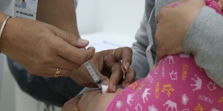 Goiânia inicia vacinação de bebês a partir de 6 meses sem comorbidades