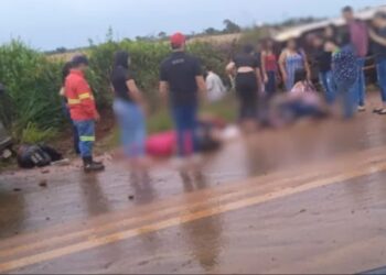 Ônibus escolar capota e deixa 13 feridos na GO-164, em Quirinópolis
