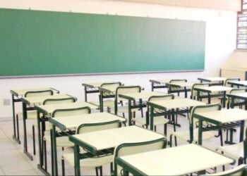 Projeto que altera jornada de professores em sala de aula segue para sanção de Caiado