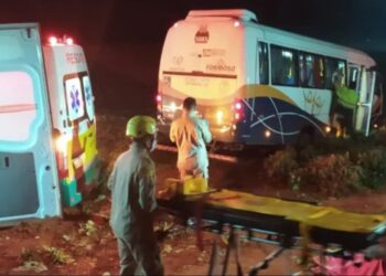 Acidente com ônibus deixa seis pessoas feridas na BR-080, em Uruaçu