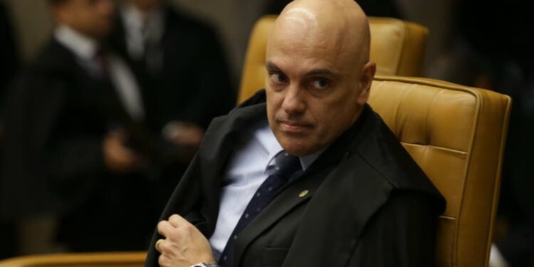 Alexandre de Moraes mantém 354 investigados presos por ataques em Brasília