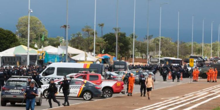 Ataques em Brasília: acampamento é desmontado e número de presos chega a 1,5 mil