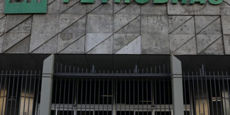 Caio Paes renuncia à presidência da Petrobras; Prates deve ser indicado