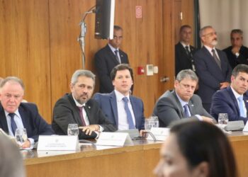 Em reunião com Lula, Daniel Vilela diz que Goiás está pronto para impedir ataques