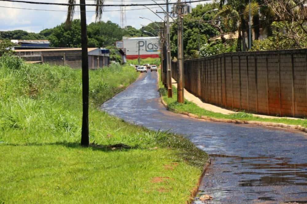Empresa é multada em R$ 220 mil após vazamento de óleo queimado, em Goiânia