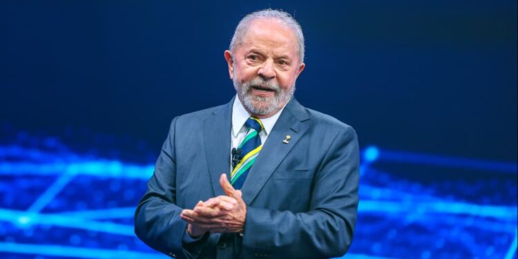 Lula decreta intervenção federal no Distrito Federal após atos antidemocráticos