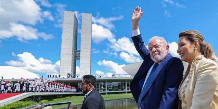 Posse de Lula: discurso, passagem de faixa e revogação de decreto marcam cerimônia