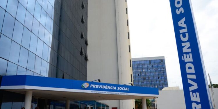 Previdência Social completa 100 anos; veja os desafios do sistema no Brasil