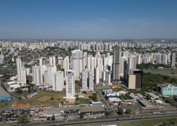 Rogério Cruz sanciona lei que corrige IPTU de Goiânia pela inflação