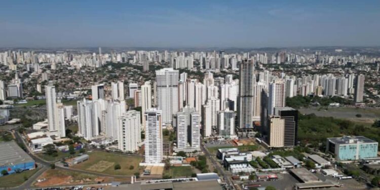 Rogério Cruz sanciona lei que corrige IPTU de Goiânia pela inflação