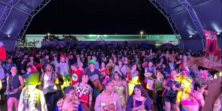 Goiânia dá início ao carnaval de rua com mais de 3 mil foliões presentes