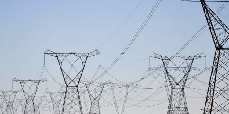 Lei que exclui cobrança do ICMS sobre tarifa de energia é suspensa, diz ministro