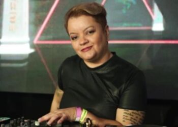 Policia indicia 4 pessoas por morte de DJ goiana em trio elétrico, no Paraná