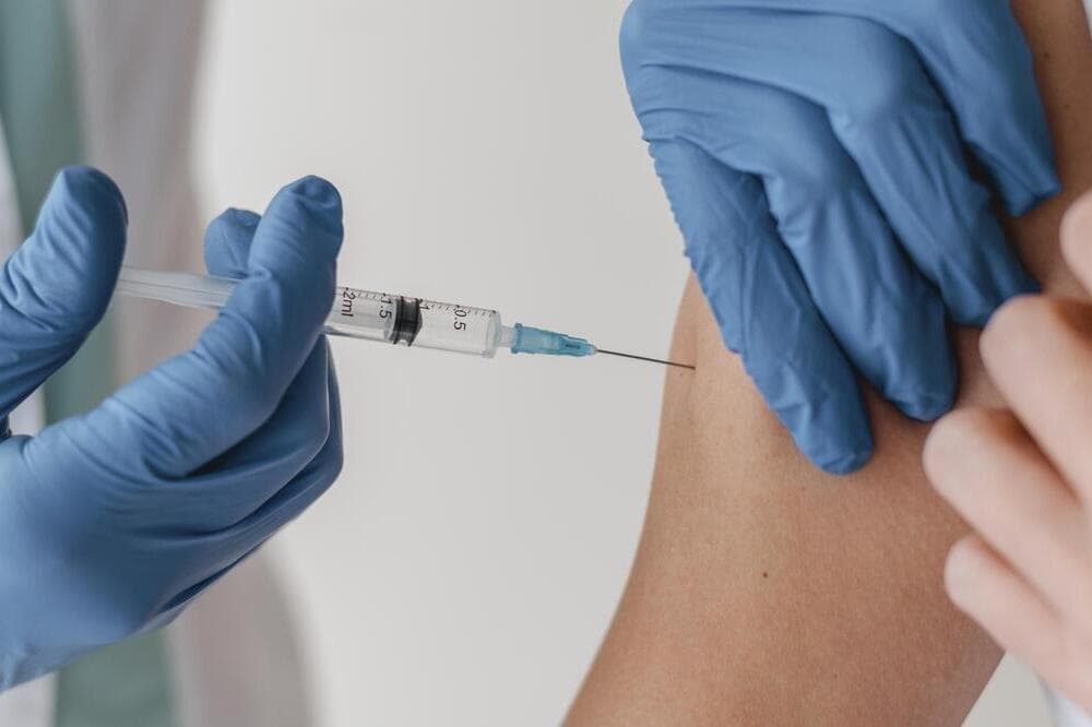 Veja onde tomar a vacina bivalente contra Covid-19 em Goiânia