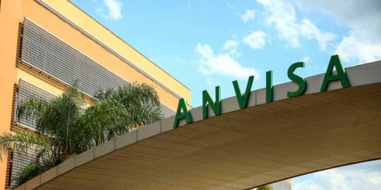 Anvisa suspende autorização de uso emergencial de medicamento contra Covid