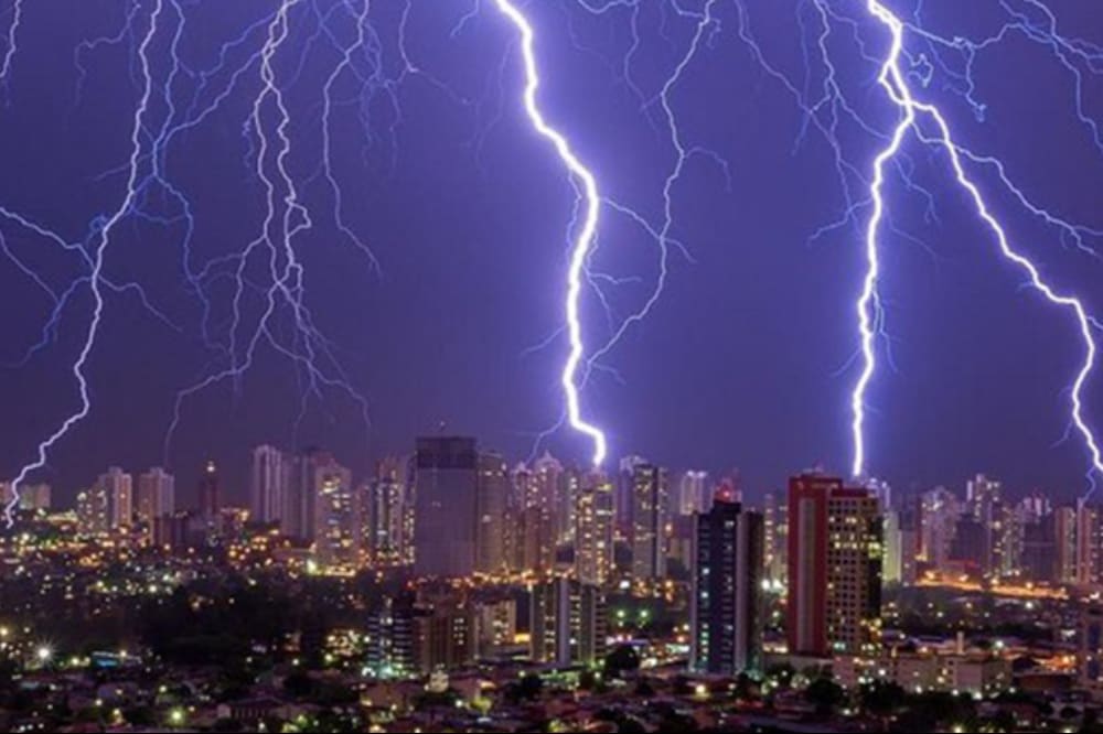 Em dois meses, 2,4 milhões de raios caíram em Goiás; veja dicas de segurança