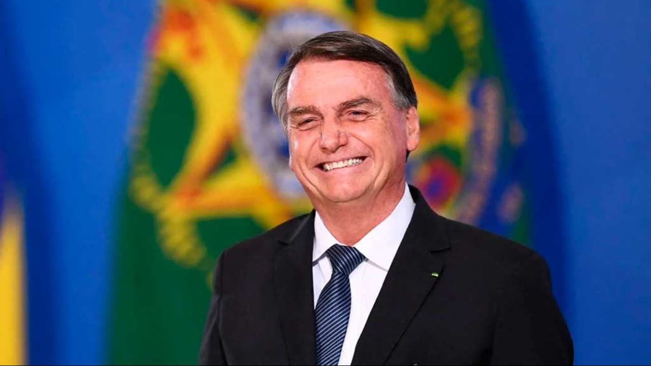 Jair Bolsonaro retorna ao Brasil