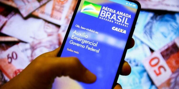 PF apura fraudes no Auxílio Emergencial e cumpre mandados em Goiás e mais 11 estados