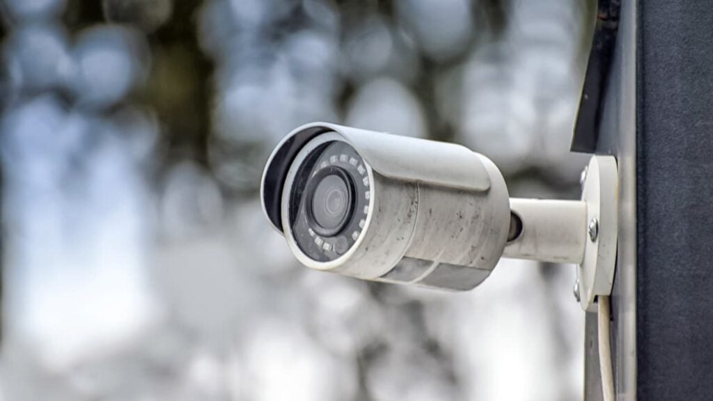 Câmeras de monitoramento devem ser instaladas em presídios
