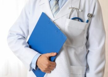 Médicos são investigados por cobrança indevida de procedimentos cobertos pelo SUS