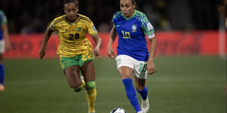 Brasil não vence a Jamaica e é eliminada na fase de grupos da Copa do Mundo